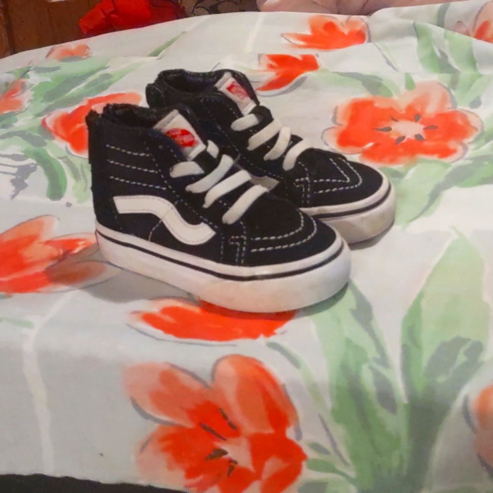 Toddler Vans high top black shoes new condition